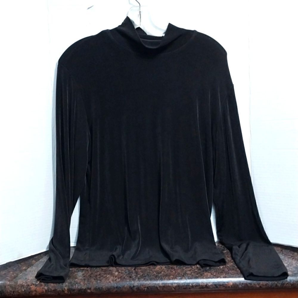 Chico's Mock Turtle  Travelers Top...Dize 2 (Chico's Sizing)...EUC